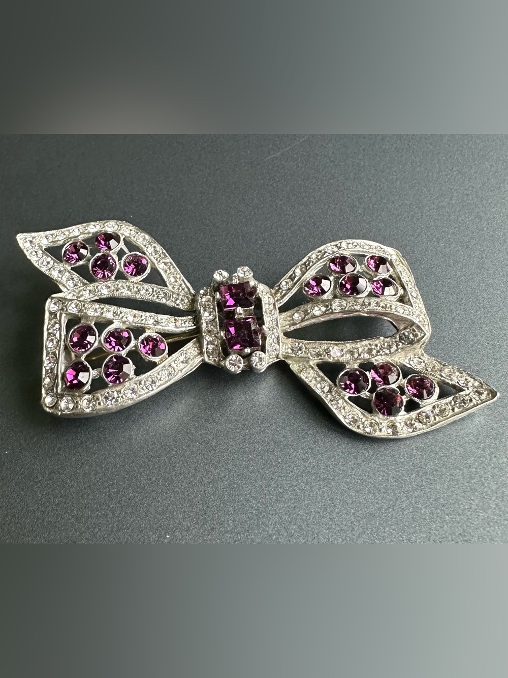VTG Art Deco Amethyst Purple Rhinestone Bow Brooch Silver Tone Pot Metal Pin